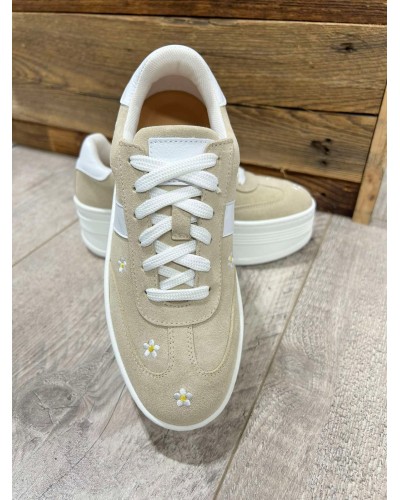 Sneakersy z literą "B" By o la la...! beżowe w stokrotki