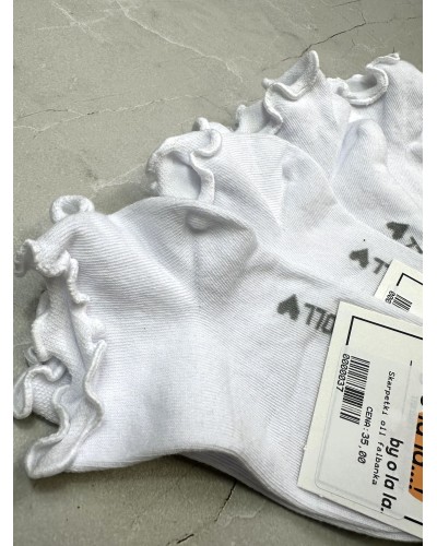 Skarpetki z falbanką By o la la...! białe