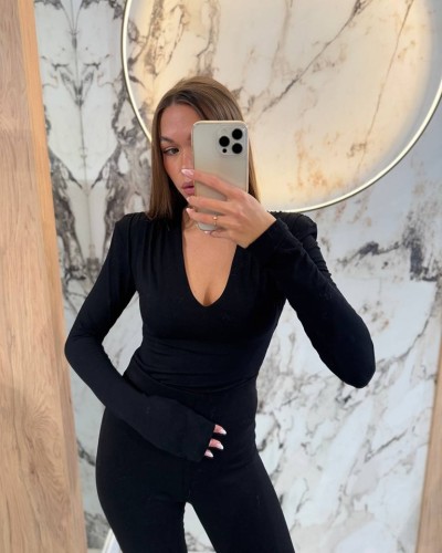 Bluzka z  marszczeniami na ramionach EMO czarna