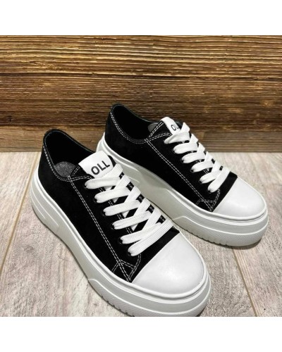 Trampek Mono Chic By o la la...! czarny