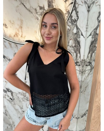 Bluzka z wiązanymi ramionami i ażurowym dołem By o la la...! czarna